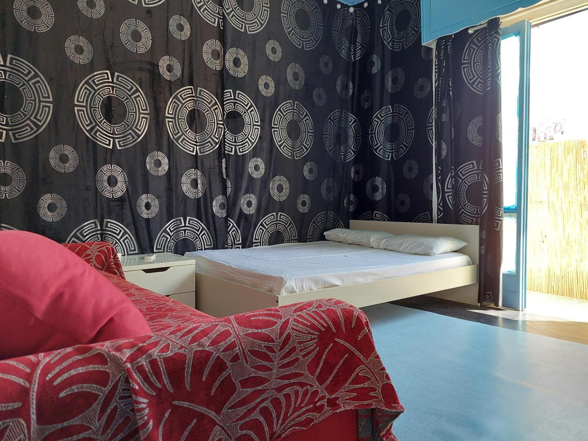 Thissio Room In The Apartmen Share アテネ エクステリア 写真